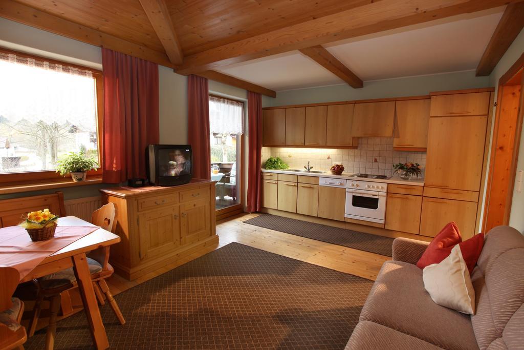 Gaestehaus Hoelzl Иттер Стая снимка